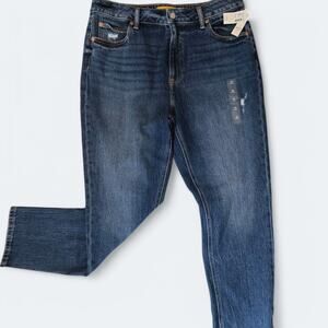 Maurices Slim Straight Womens Jeans Size 14 Short, tags removed, worn once.